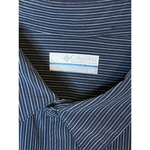 Columbia Sportswear Men's Large Navy Blue Striped  Short Sleeve Button Up Shirt - Picture 2 of 6